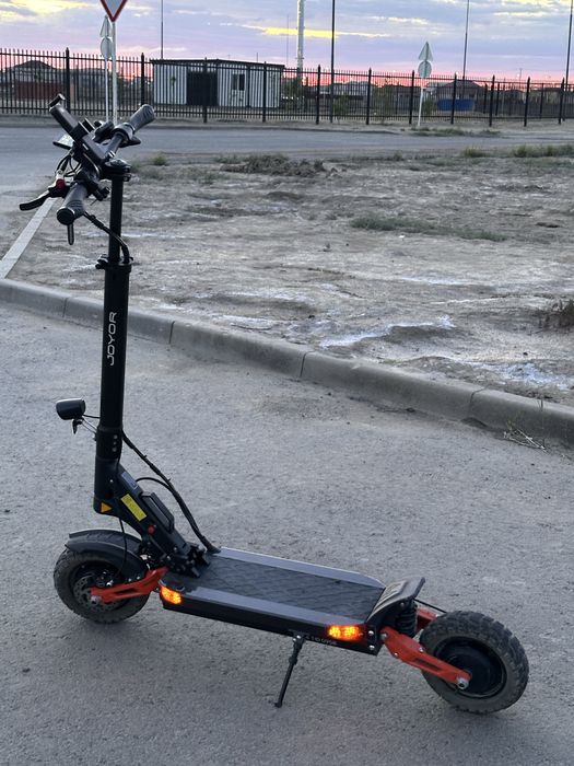 Продаю электосамокат Joyor T10