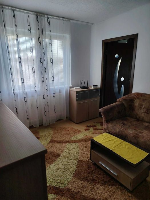 Închiriez apartament 2 camere