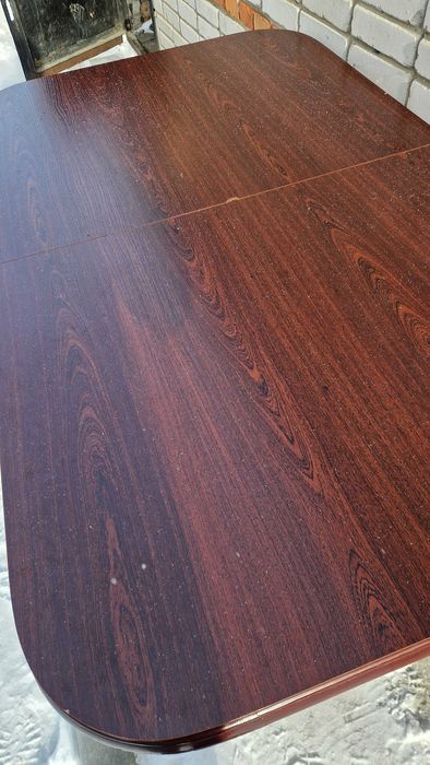 Продается стол /