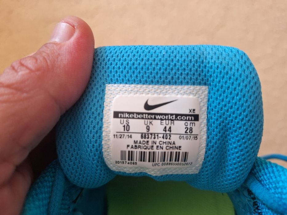 Маратонки NIKE нови