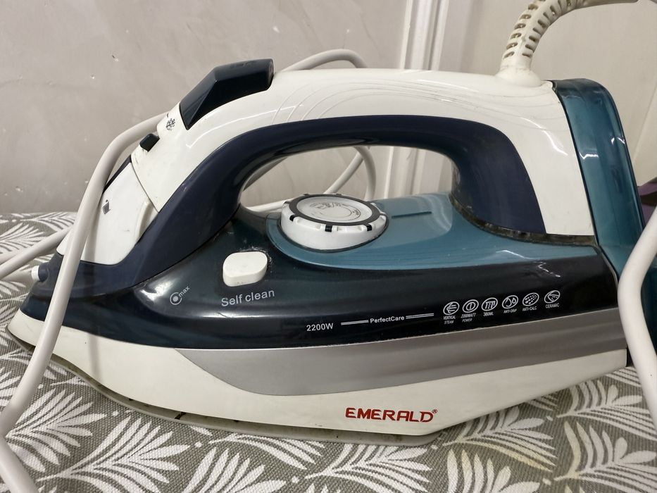 Emerald dazmol sotiladi