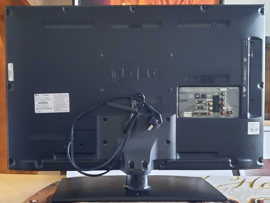 Продавам телевизор LG 32"