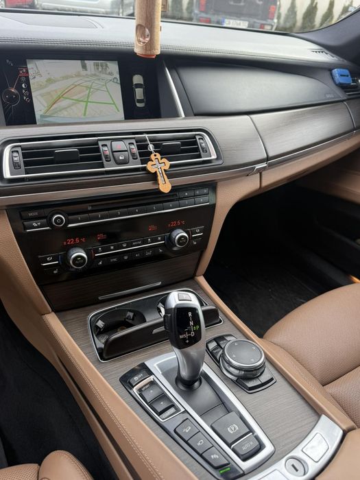 БМв 740L xdrive m