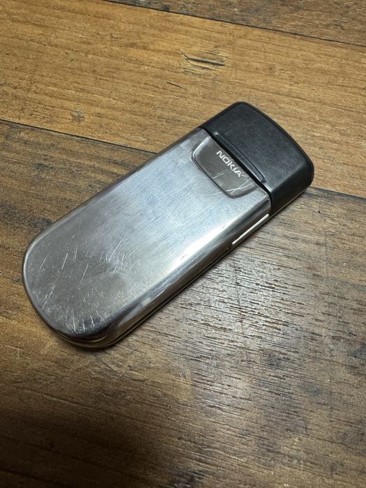 Nokia 8800 батерията му за смяна