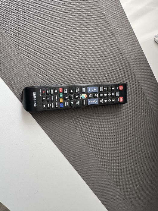 Samsung 32” Smart TV YouTube Черен