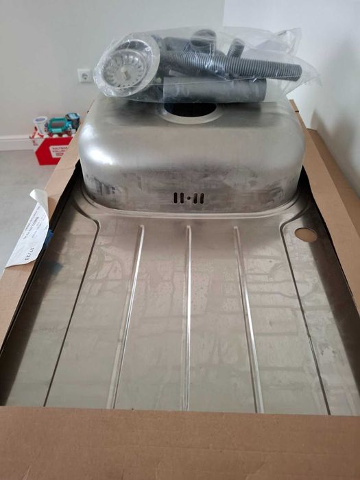 Чисто нова мивка за вграждане - нераждаема за шкаф 90 см