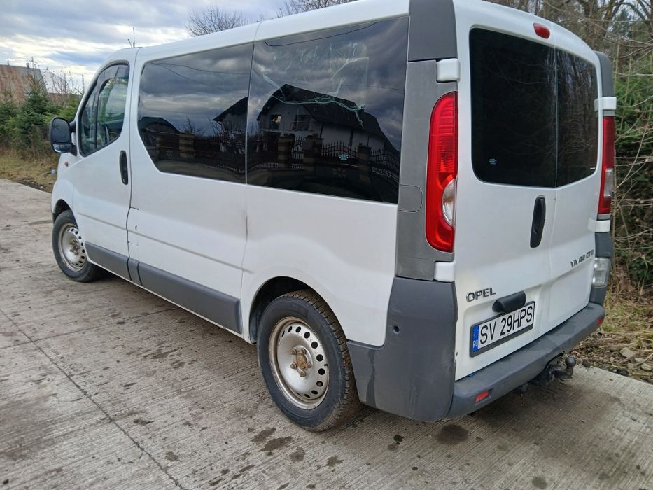 Opel vivaro 2.0 cdti 8+1 an 2008 sasiu scurt