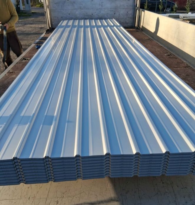 Vând tablă cutată 
Gri antracit 
6,10m lungime 
1,10m lățime 
0.40mm
2