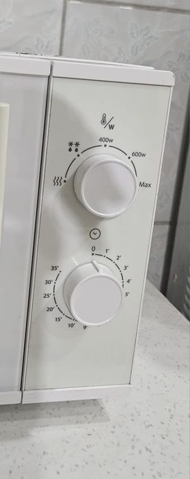 Микроволновка бу Hotpoint ARISTON