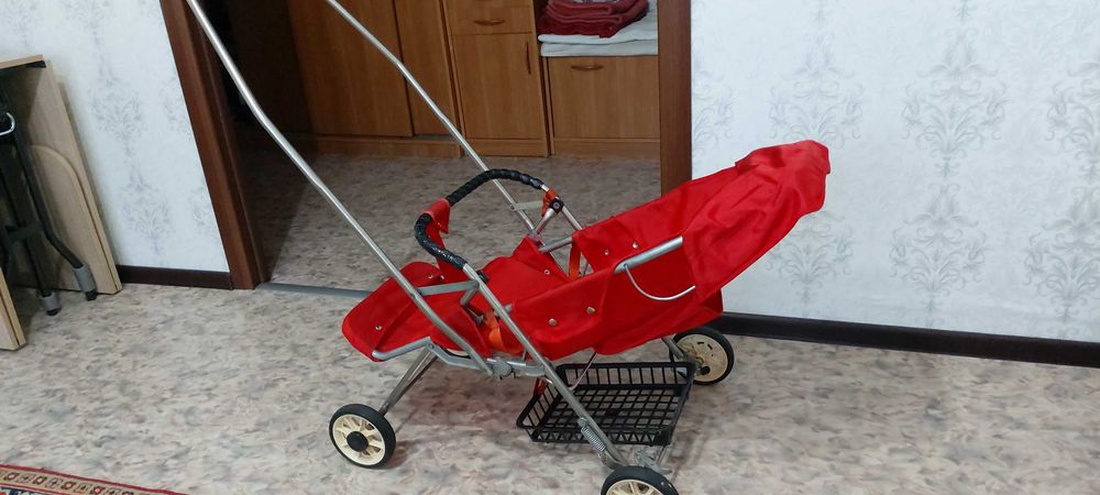 Продам коляску детскую прогулочную
