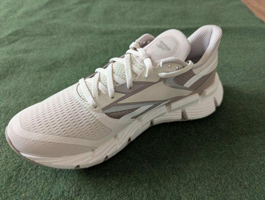 Кроссовки Reebok Floating 42.5 US10