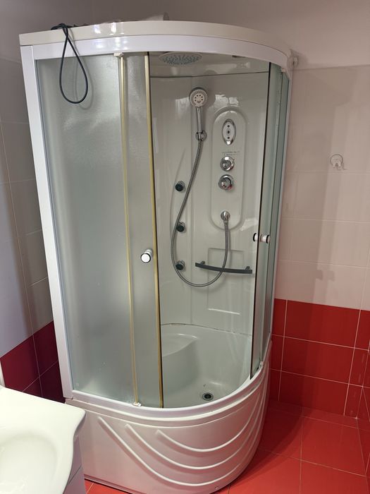 Cabina de dus cu hidromasaj