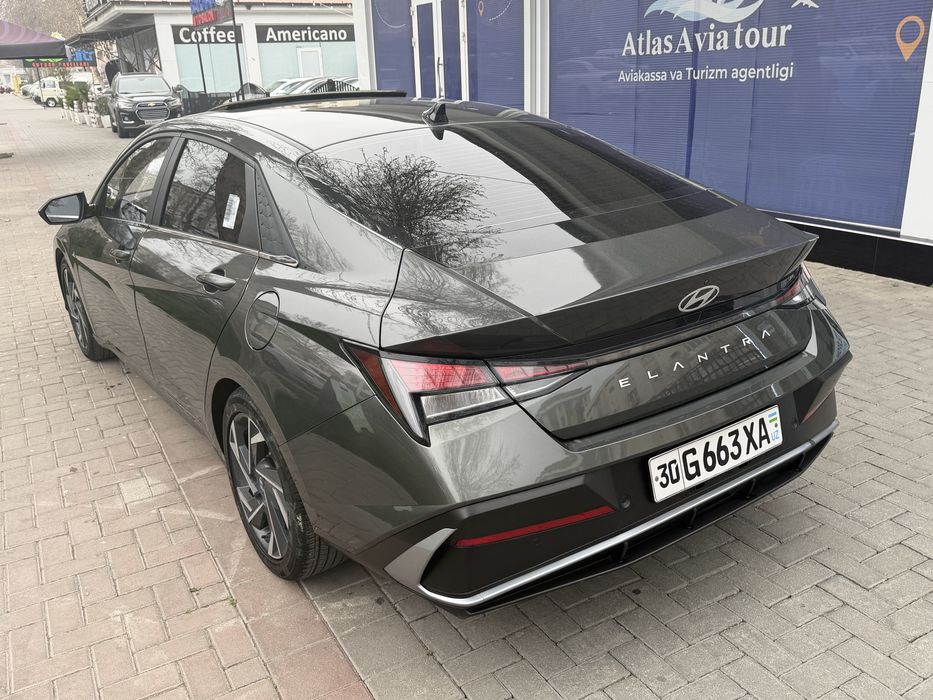 Hyundai Elantra 2023 kraskasi tozza yangi moshina