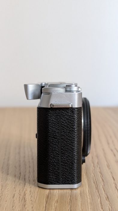 Fujifilm XE-4 Silver