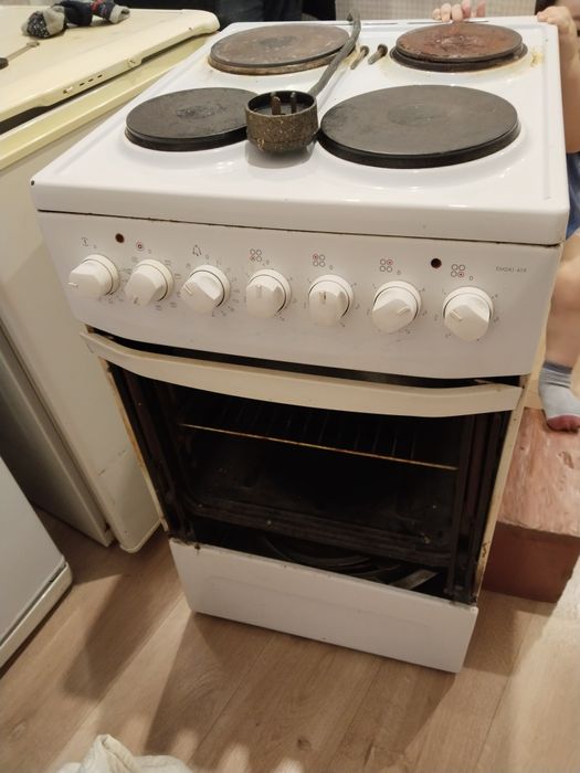 Продам электрическую плиту Дарина