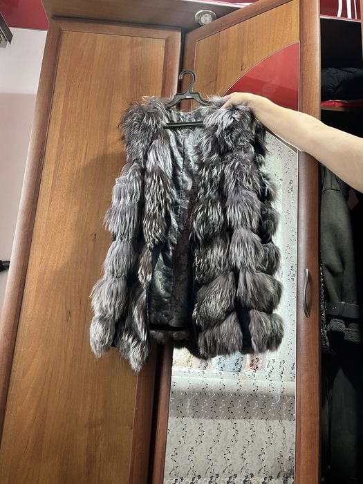 Продам меховую желетку