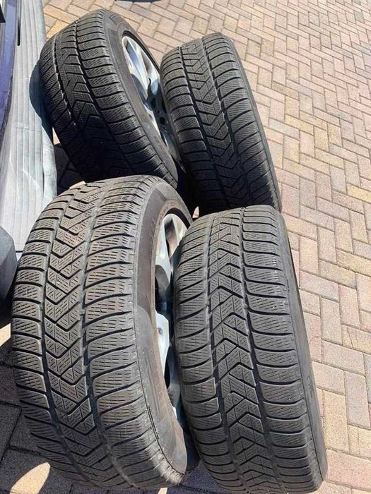 BMW  X5  19 цола  със зимни гуми Пирели