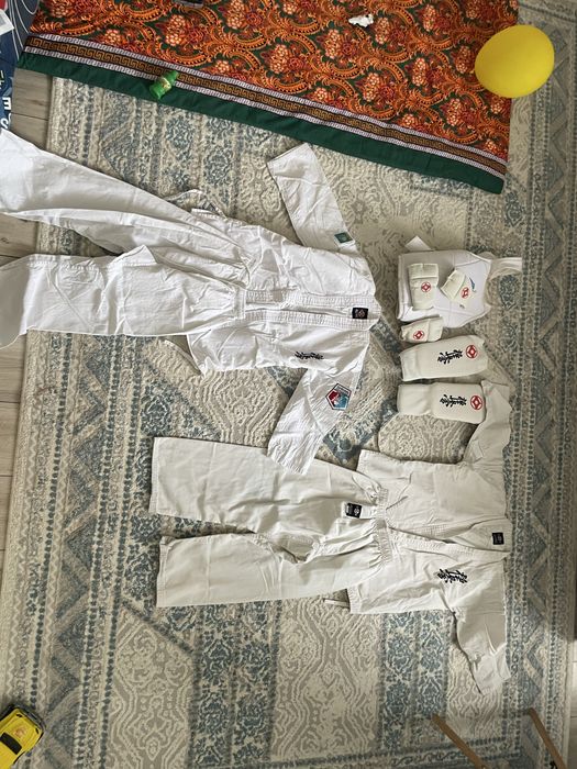 Продам кимоно для каратэ б/у