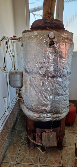 Cazan combustibil solid/lemne