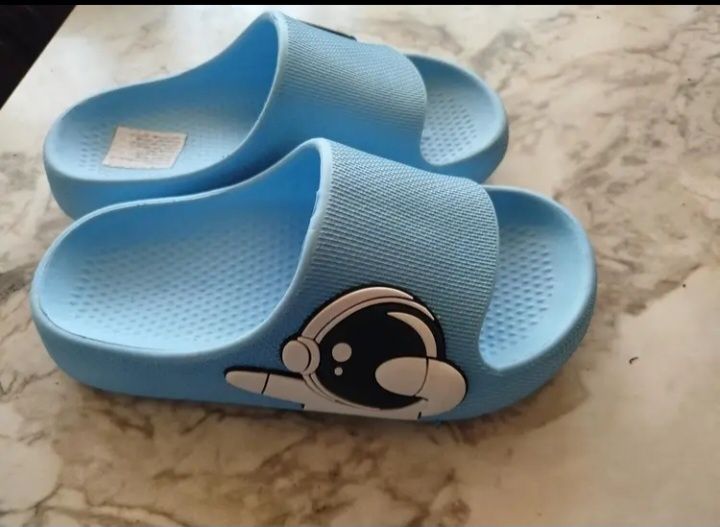 Продам шлёпки 35р