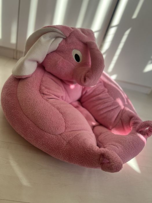 Слон пуф за стоене в седнало положение на бебе