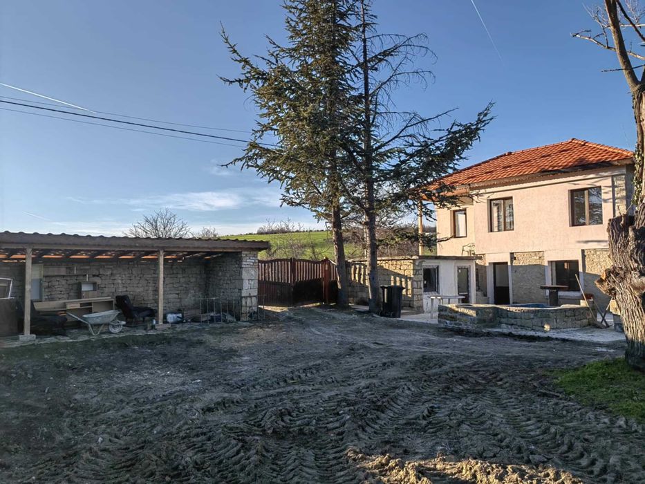 Къща в село Манастир