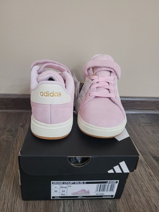 Нови сникърси adidas