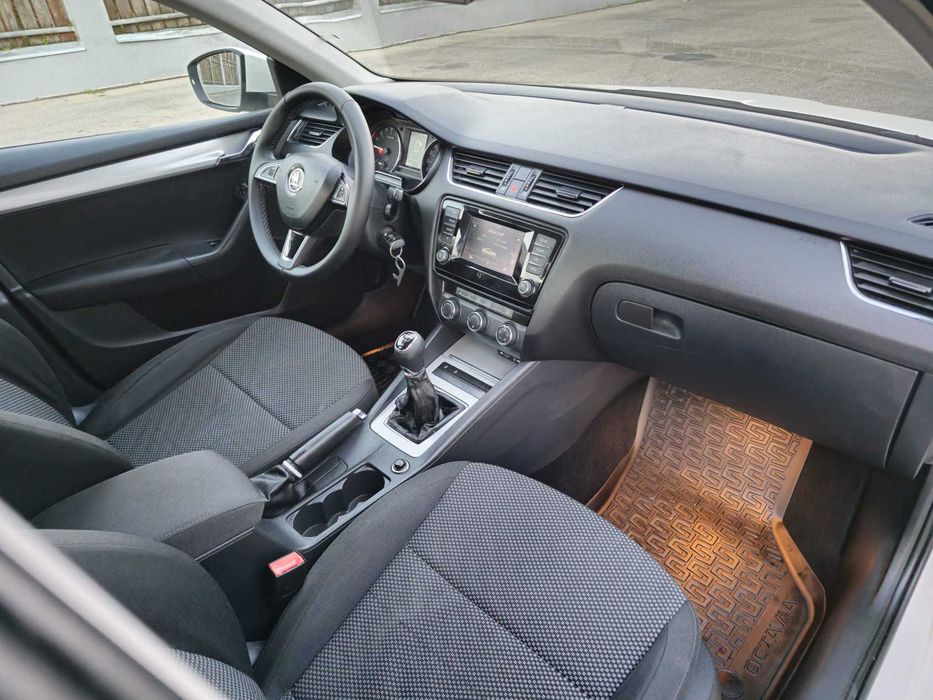 SKODA Octavia 2013 — imagine 5