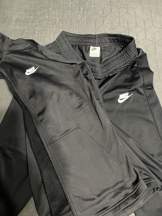 Три оригинални екипа Nike