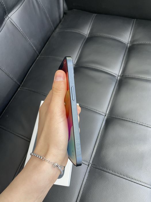 Продам айфон 13 128гб