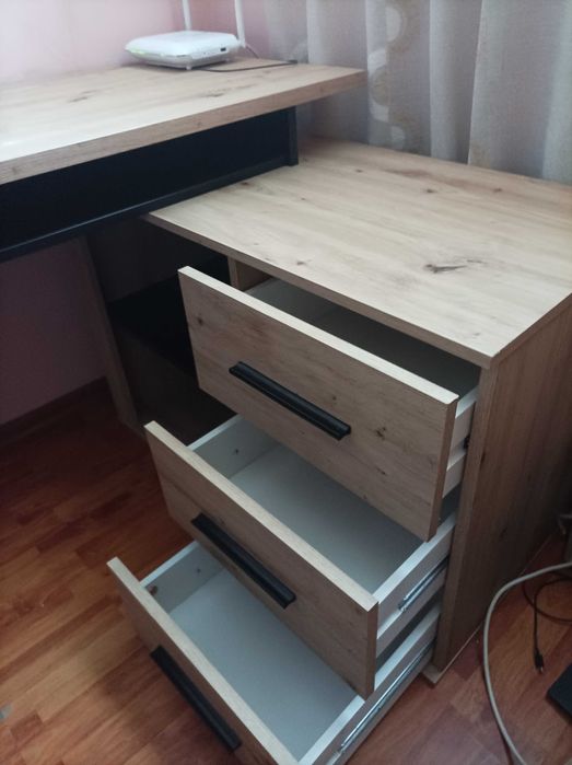 Mobilier birou elevi sau afaci