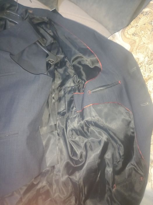 Продается мужкой костюм комплект