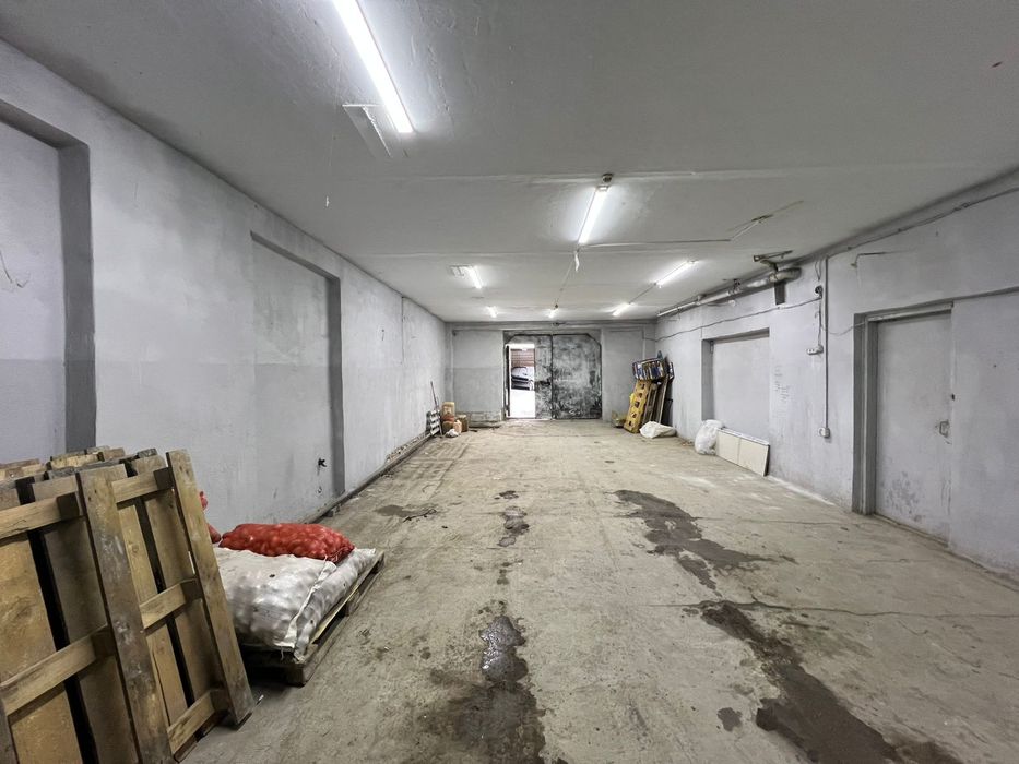 Сдаётся бокс в центре