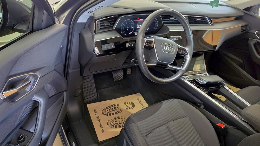 AUDI e-tron 2022 — imagine 4