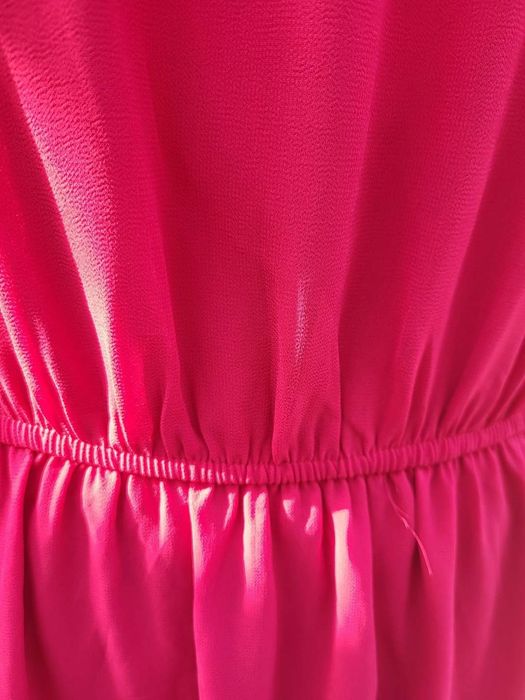 Rochie vaporoasa roz fucsia