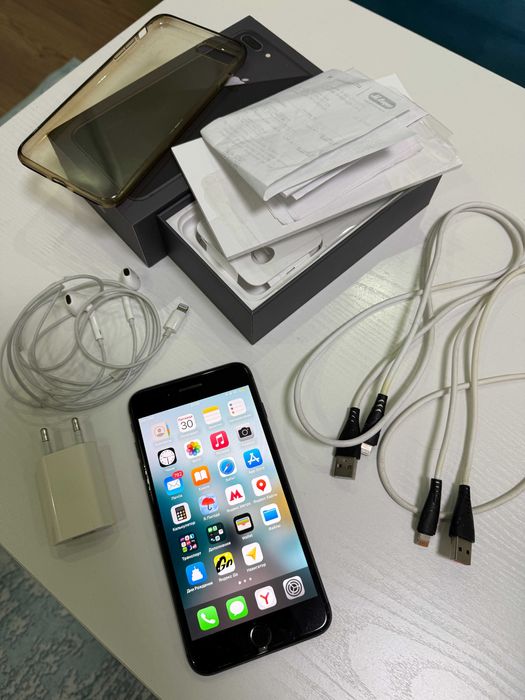 iPhone 8 plus 128gb black