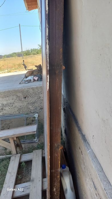 Металлическая дверь