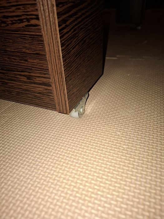 Vând masă transformer 800x800x450