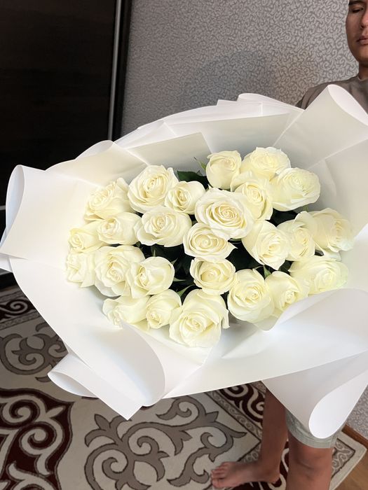 Букет из белых роз,25 шт