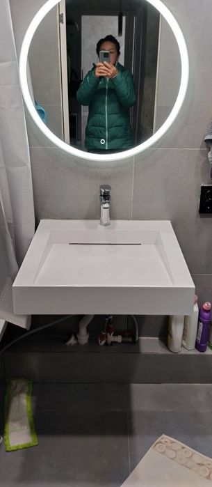 Продам раковину навесную, 60 на 60 см