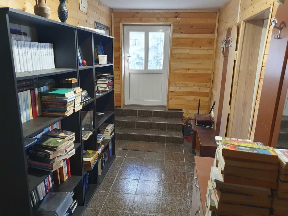 Къща,тухла на 2 ет.,гараж,двор 390 кв.м.,2-ра зона