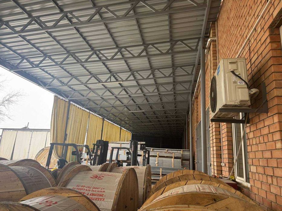 Аренда складских площадей (навес + защитные шторы) — 165 м² и 300 м²