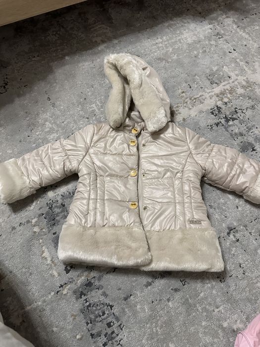 Продам курточки для девочки