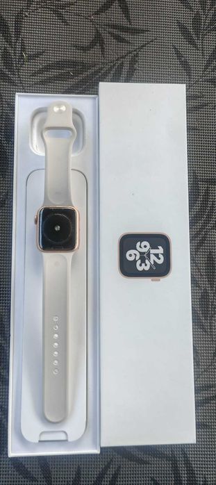 Apple Watch SE  40mm - Gold Aluminium