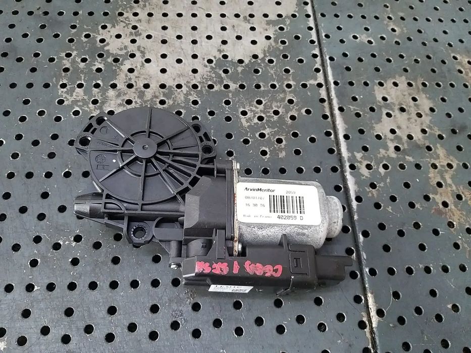 Motoras macara stanga spate kia ceed 1 403951a7 440850c 402059d