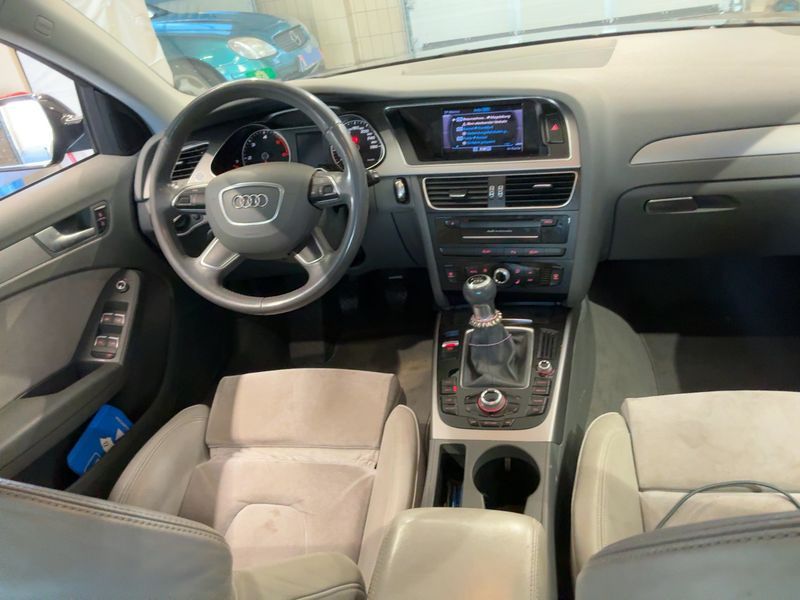 Audi A4 2.0 TDI Attraction 2013