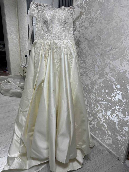 Продаётся свадебный платье