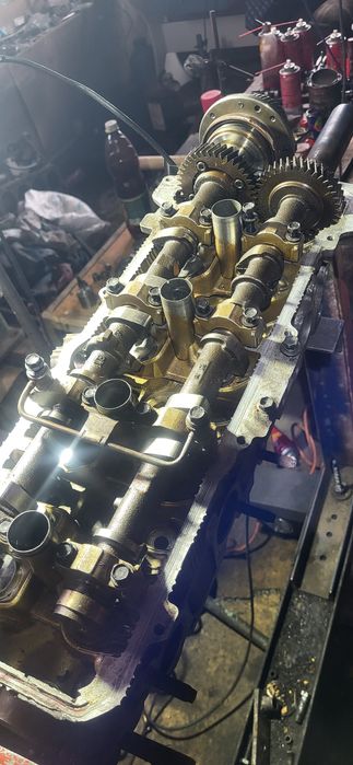 Продам головки 2uz.