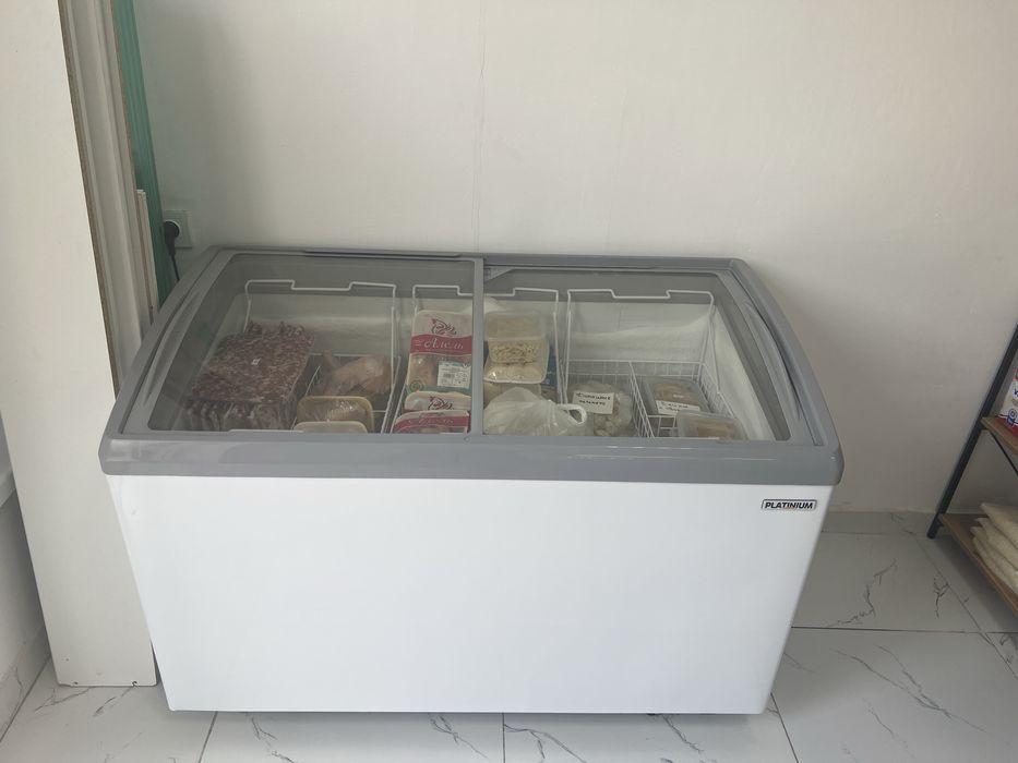 Продам ветринные холодильники