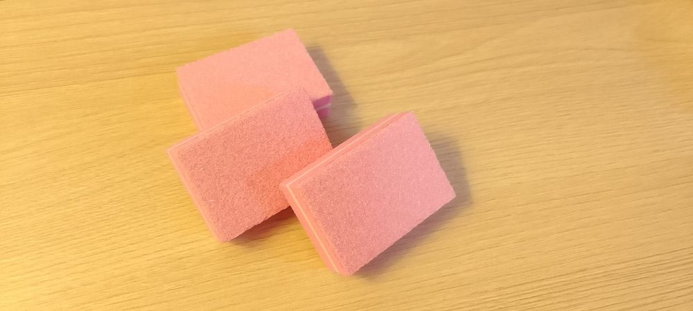 Уход для рук,базы,салфетки безворсовые,бафики и фрезы.